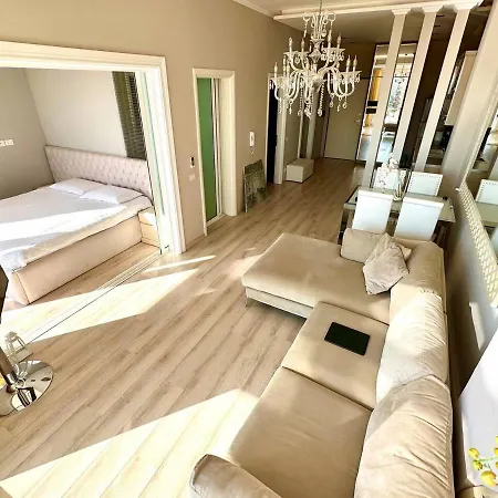 Sea View Apartment With Veranda Vlorë