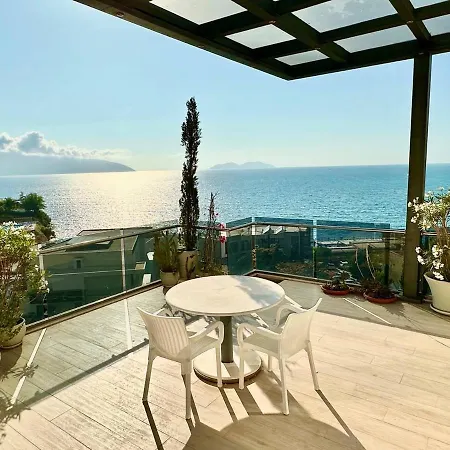 아파트 Sea View Apartment With Veranda