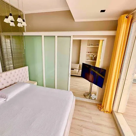 아파트 Sea View Apartment With Veranda *