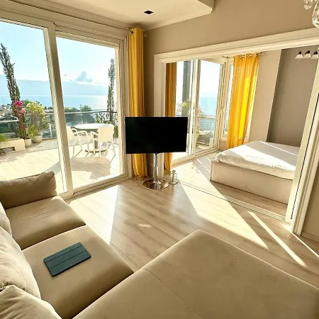 아파트 Sea View Apartment With Veranda Vlorë
